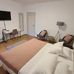 & Tom Apartman Medulin