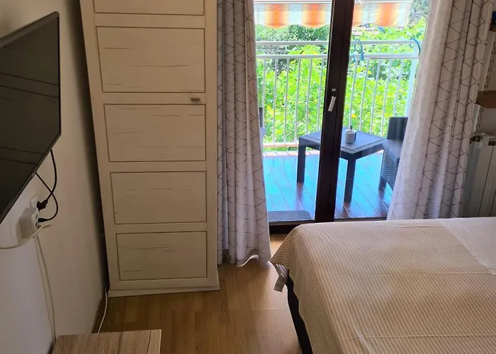 아파트 & Tom 메덜린