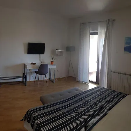 & Tom Медулин